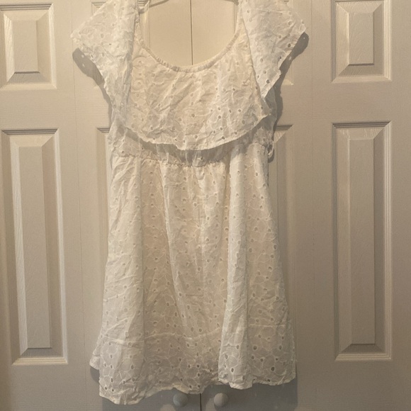 Floral Embroidered Eyelet Off/On Shoulder Dress - Picture 4 of 7